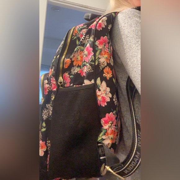🌸 Steve Madden Quilted Floral Backpack 🌸 - Picture 14 of 17